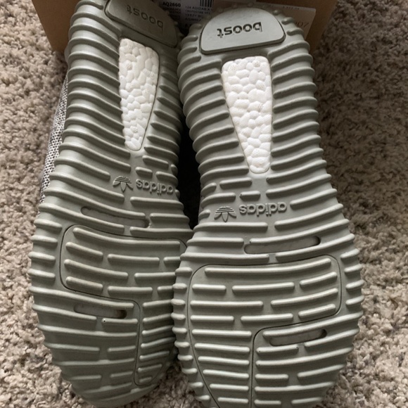 Athletic_Shoes